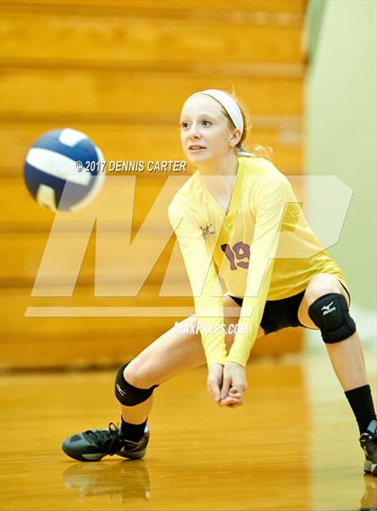 Thumbnail 3 in Pope vs. Lassiter (Tri Match) photogallery.