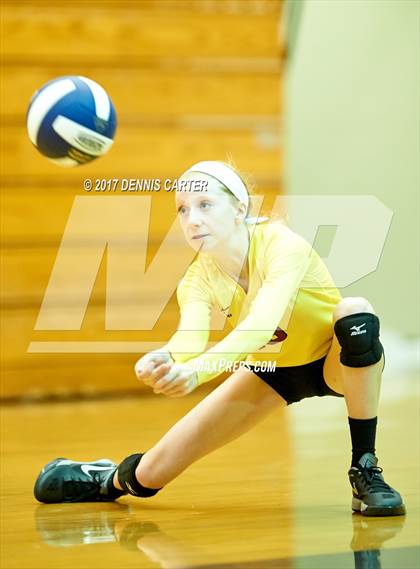 Thumbnail 1 in Pope vs. Lassiter (Tri Match) photogallery.