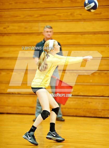 Thumbnail 3 in Pope vs. Lassiter (Tri Match) photogallery.