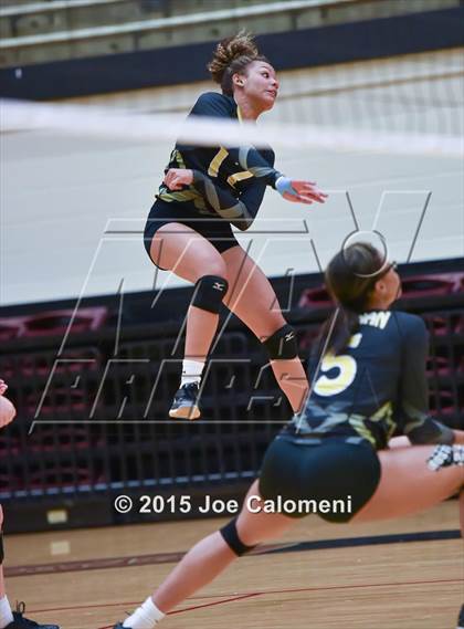 Thumbnail 1 in Johnson [Claudia Taylor] vs Brennan (NEISD Tournament) photogallery.