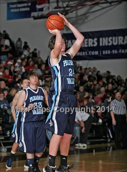 Thumbnail 1 in Pleasant Valley @ Chico (CIF NS D2 Final) photogallery.