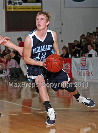 Thumbnail 3 in Pleasant Valley @ Chico (CIF NS D2 Final) photogallery.