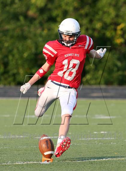 Thumbnail 3 in Boyd vs. Garland photogallery.