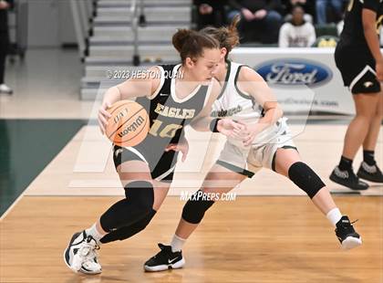 Thumbnail 2 in St. Monica vs. Oak Park (CIF-SS D5A Final) photogallery.