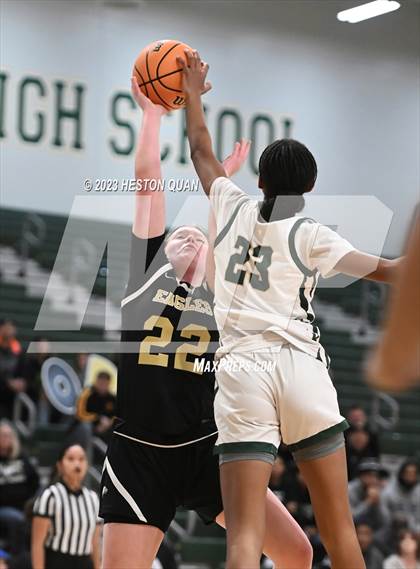 Thumbnail 2 in St. Monica vs. Oak Park (CIF-SS D5A Final) photogallery.