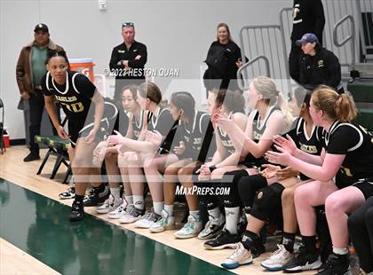 Thumbnail 3 in St. Monica vs. Oak Park (CIF-SS D5A Final) photogallery.