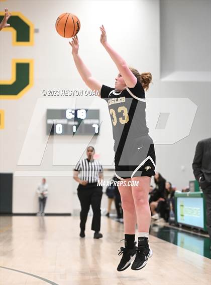 Thumbnail 2 in St. Monica vs. Oak Park (CIF-SS D5A Final) photogallery.