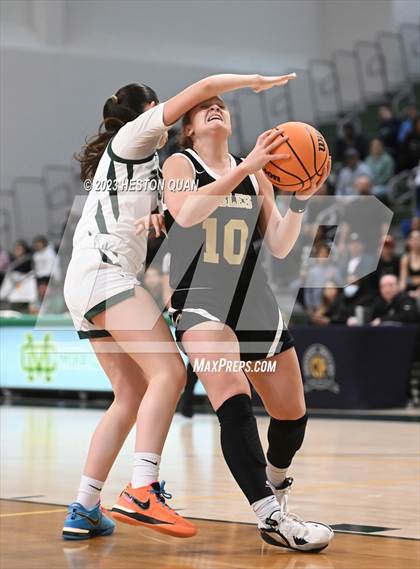 Thumbnail 3 in St. Monica vs. Oak Park (CIF-SS D5A Final) photogallery.