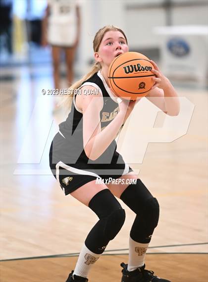 Thumbnail 1 in St. Monica vs. Oak Park (CIF-SS D5A Final) photogallery.