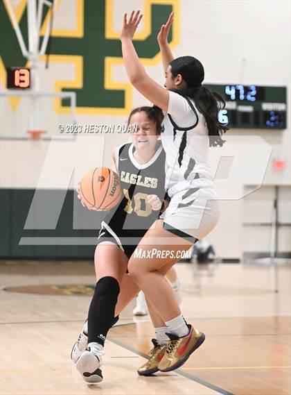 Thumbnail 3 in St. Monica vs. Oak Park (CIF-SS D5A Final) photogallery.