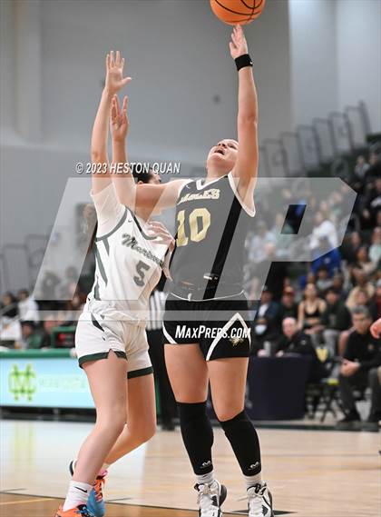 Thumbnail 2 in St. Monica vs. Oak Park (CIF-SS D5A Final) photogallery.