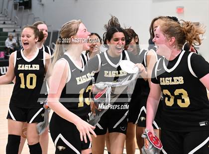 Thumbnail 2 in St. Monica vs. Oak Park (CIF-SS D5A Final) photogallery.