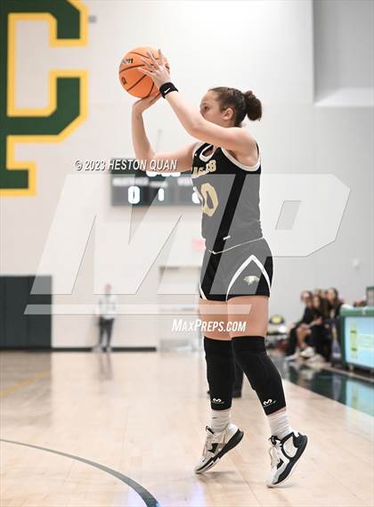 Thumbnail 2 in St. Monica vs. Oak Park (CIF-SS D5A Final) photogallery.