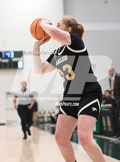 Thumbnail 3 in St. Monica vs. Oak Park (CIF-SS D5A Final) photogallery.