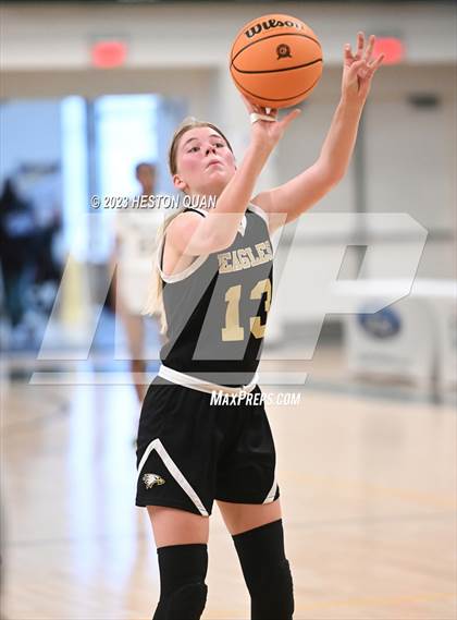 Thumbnail 2 in St. Monica vs. Oak Park (CIF-SS D5A Final) photogallery.