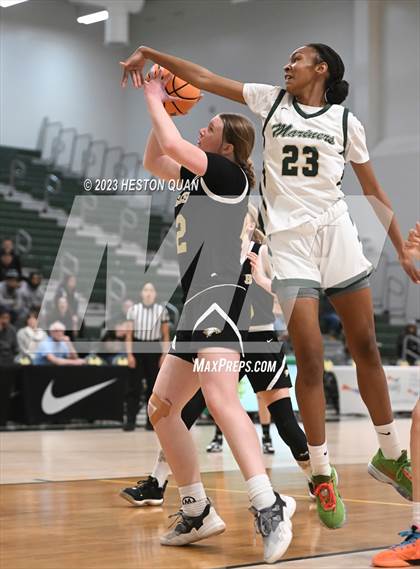 Thumbnail 2 in St. Monica vs. Oak Park (CIF-SS D5A Final) photogallery.