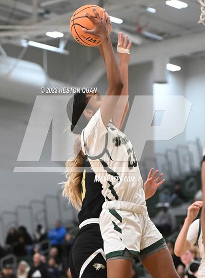 Thumbnail 2 in St. Monica vs. Oak Park (CIF-SS D5A Final) photogallery.