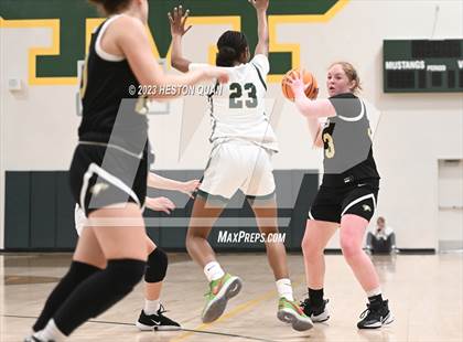 Thumbnail 3 in St. Monica vs. Oak Park (CIF-SS D5A Final) photogallery.