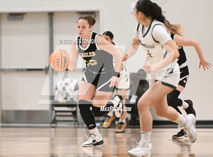 Thumbnail 2 in St. Monica vs. Oak Park (CIF-SS D5A Final) photogallery.