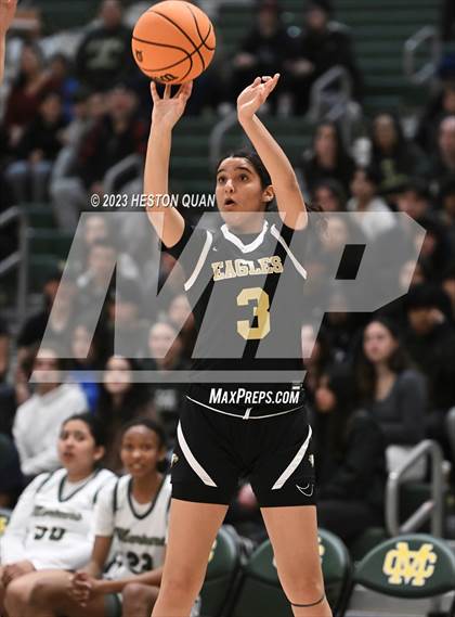 Thumbnail 2 in St. Monica vs. Oak Park (CIF-SS D5A Final) photogallery.