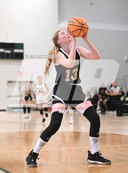 Thumbnail 3 in St. Monica vs. Oak Park (CIF-SS D5A Final) photogallery.