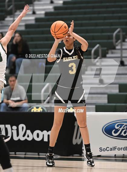 Thumbnail 2 in St. Monica vs. Oak Park (CIF-SS D5A Final) photogallery.