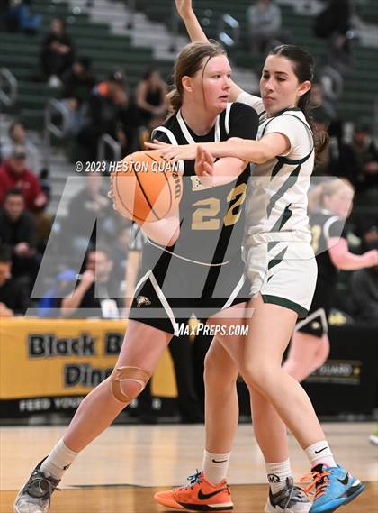 Thumbnail 3 in St. Monica vs. Oak Park (CIF-SS D5A Final) photogallery.