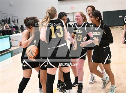 Thumbnail 2 in St. Monica vs. Oak Park (CIF-SS D5A Final) photogallery.