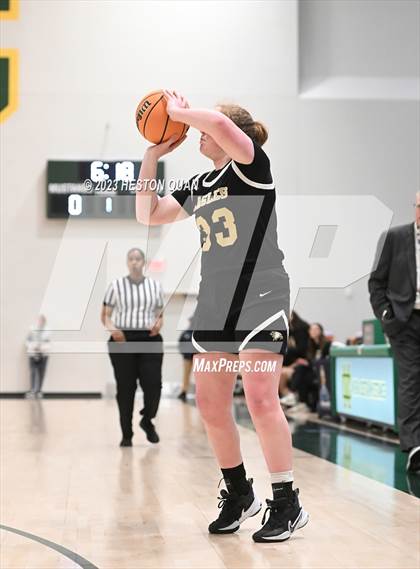 Thumbnail 1 in St. Monica vs. Oak Park (CIF-SS D5A Final) photogallery.