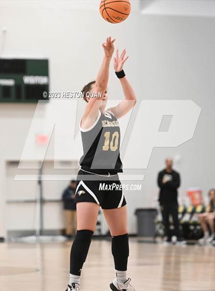 Thumbnail 3 in St. Monica vs. Oak Park (CIF-SS D5A Final) photogallery.