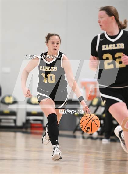 Thumbnail 3 in St. Monica vs. Oak Park (CIF-SS D5A Final) photogallery.