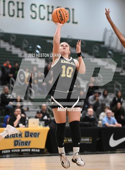 Thumbnail 1 in St. Monica vs. Oak Park (CIF-SS D5A Final) photogallery.