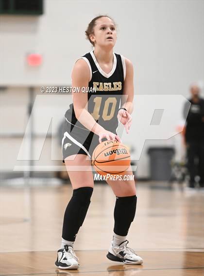 Thumbnail 2 in St. Monica vs. Oak Park (CIF-SS D5A Final) photogallery.