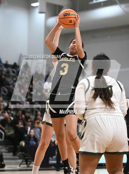 Thumbnail 2 in St. Monica vs. Oak Park (CIF-SS D5A Final) photogallery.