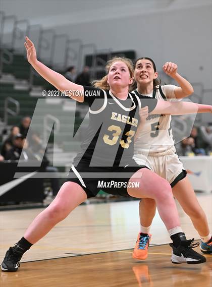 Thumbnail 2 in St. Monica vs. Oak Park (CIF-SS D5A Final) photogallery.