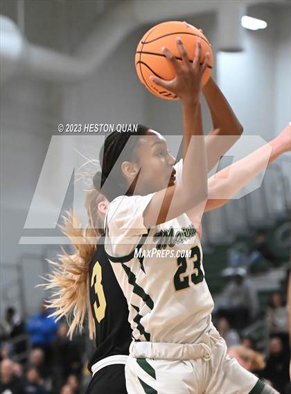 Thumbnail 3 in St. Monica vs. Oak Park (CIF-SS D5A Final) photogallery.