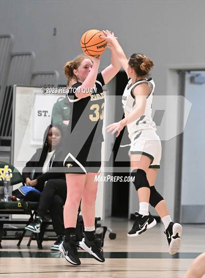 Thumbnail 3 in St. Monica vs. Oak Park (CIF-SS D5A Final) photogallery.