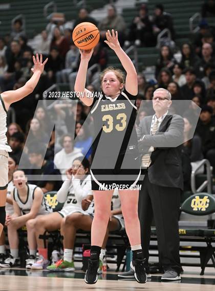 Thumbnail 3 in St. Monica vs. Oak Park (CIF-SS D5A Final) photogallery.