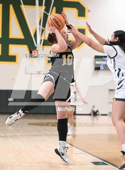 Thumbnail 2 in St. Monica vs. Oak Park (CIF-SS D5A Final) photogallery.