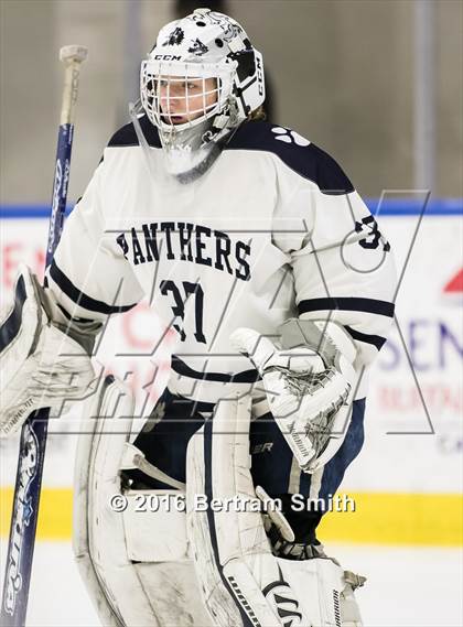 Thumbnail 3 in Mamaroneck vs. Pittsford (NYSPHSAA Division 1 Semifinal) photogallery.