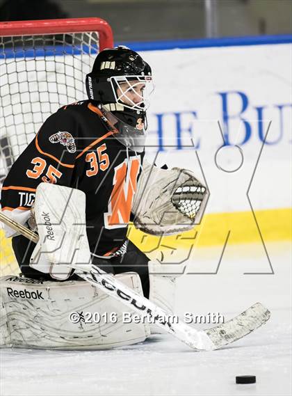 Thumbnail 3 in Mamaroneck vs. Pittsford (NYSPHSAA Division 1 Semifinal) photogallery.