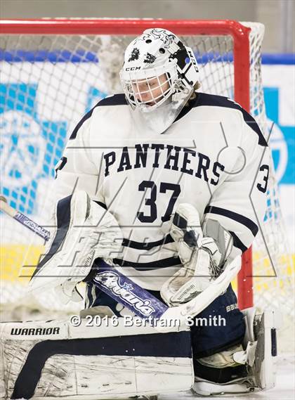 Thumbnail 2 in Mamaroneck vs. Pittsford (NYSPHSAA Division 1 Semifinal) photogallery.