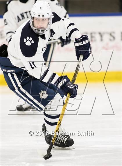 Thumbnail 1 in Mamaroneck vs. Pittsford (NYSPHSAA Division 1 Semifinal) photogallery.