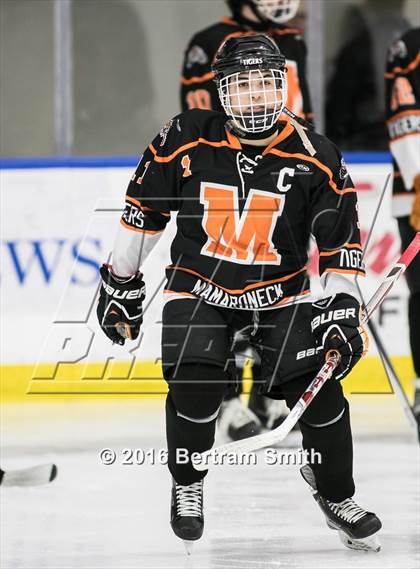Thumbnail 2 in Mamaroneck vs. Pittsford (NYSPHSAA Division 1 Semifinal) photogallery.