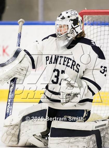 Thumbnail 1 in Mamaroneck vs. Pittsford (NYSPHSAA Division 1 Semifinal) photogallery.