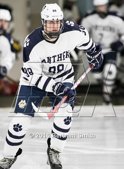 Thumbnail 1 in Mamaroneck vs. Pittsford (NYSPHSAA Division 1 Semifinal) photogallery.