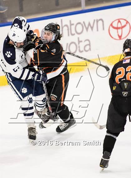 Thumbnail 1 in Mamaroneck vs. Pittsford (NYSPHSAA Division 1 Semifinal) photogallery.
