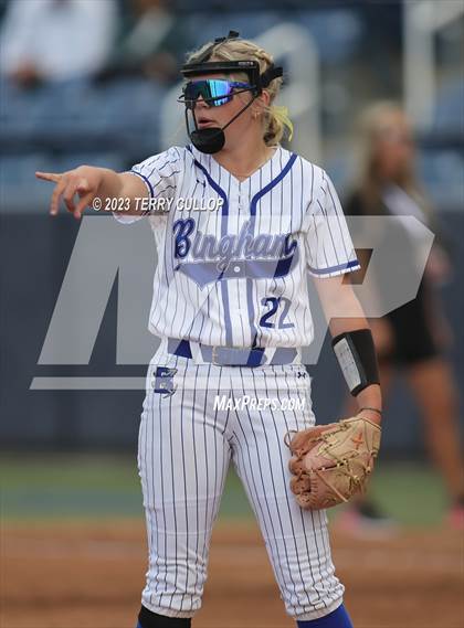 Thumbnail 2 in Bingham vs. Herriman (UHSAA 6A Final) photogallery.