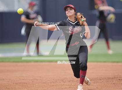 Thumbnail 1 in Bingham vs. Herriman (UHSAA 6A Final) photogallery.