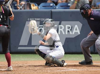 Thumbnail 1 in Bingham vs. Herriman (UHSAA 6A Final) photogallery.
